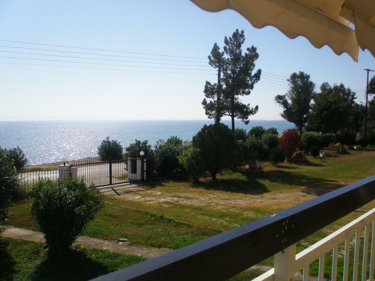 Metamorphosis - Halkidiki Apartment On The Beach ميتامورفوسي المظهر الخارجي الصورة